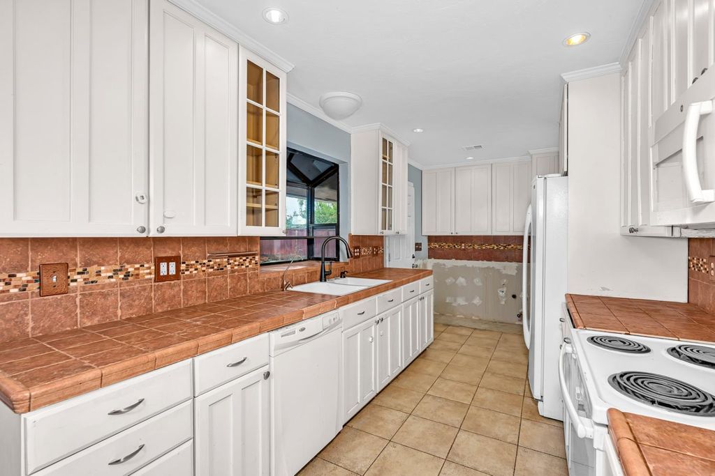 Image 23 of property listing at 1188 W Pinedale Avenue, Fresno, CA 93711