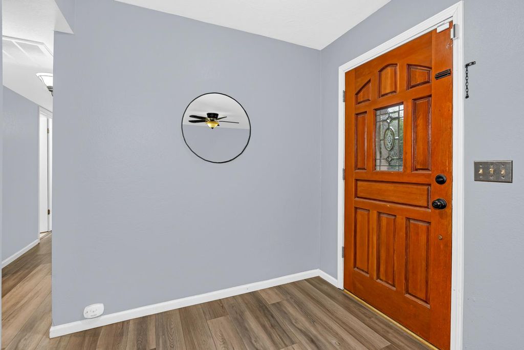 Image 8 of property listing at 1188 W Pinedale Avenue, Fresno, CA 93711