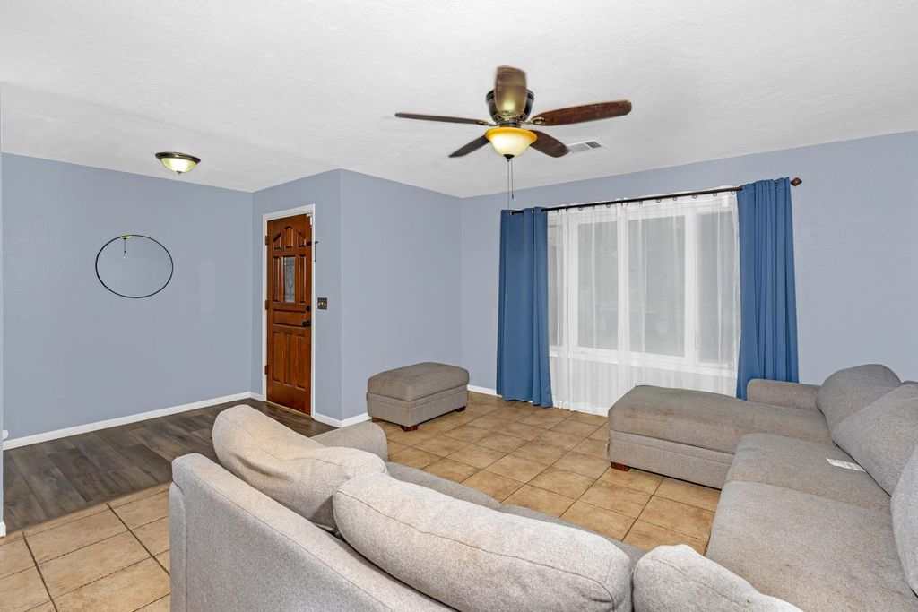 Image 9 of property listing at 1188 W Pinedale Avenue, Fresno, CA 93711