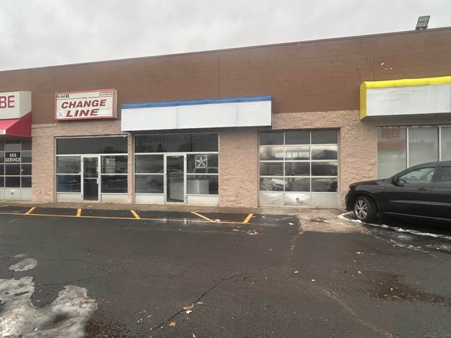 163 Groesbeck Highway, Macomb, MI 48043