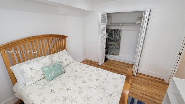 881 Ocean Dr TH10, Key Biscayne, FL 33149