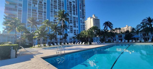 881 Ocean Dr TH10, Key Biscayne, FL 33149