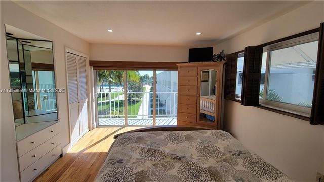 881 Ocean Dr TH10, Key Biscayne, FL 33149