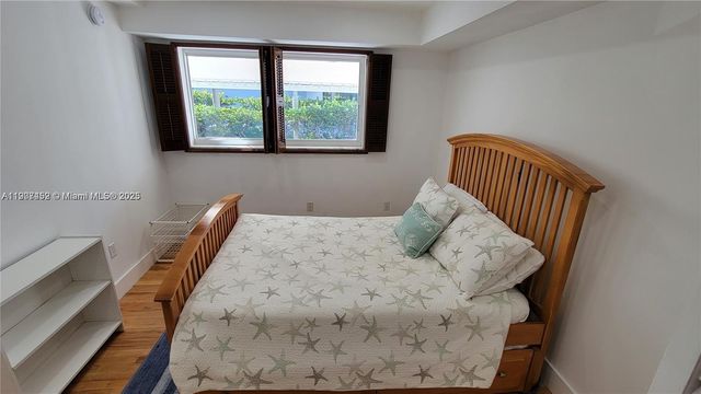 881 Ocean Dr TH10, Key Biscayne, FL 33149