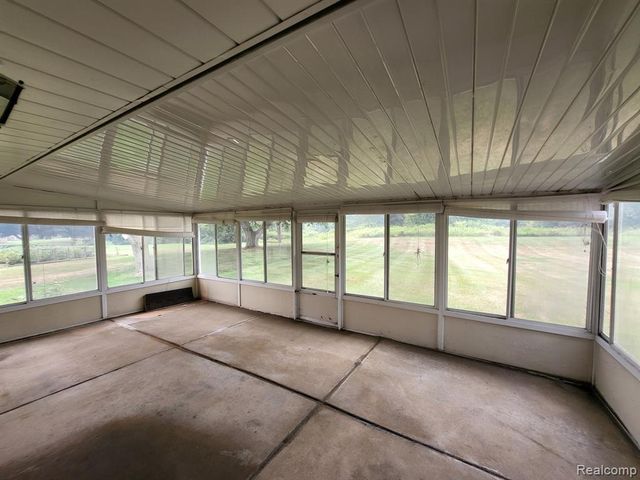 831 Sunnybeach Boulevard, White Lake, MI 48386