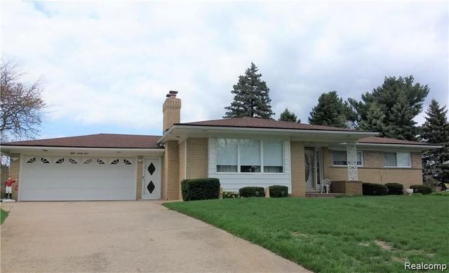 831 Sunnybeach Boulevard, White Lake, MI 48386