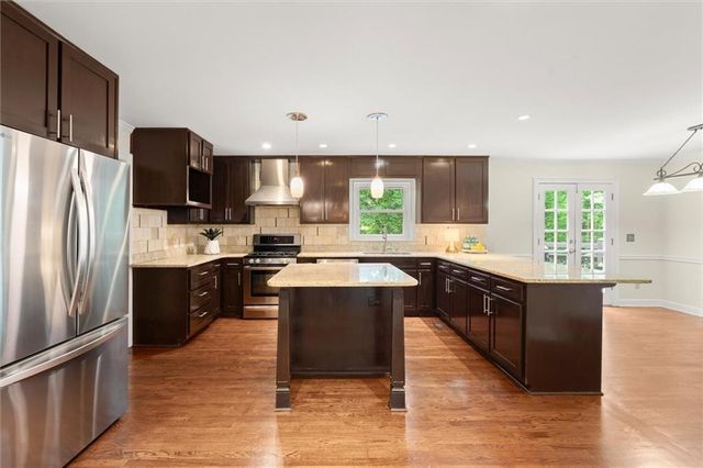 3505 Waters Glen Way, Alpharetta, GA 30022