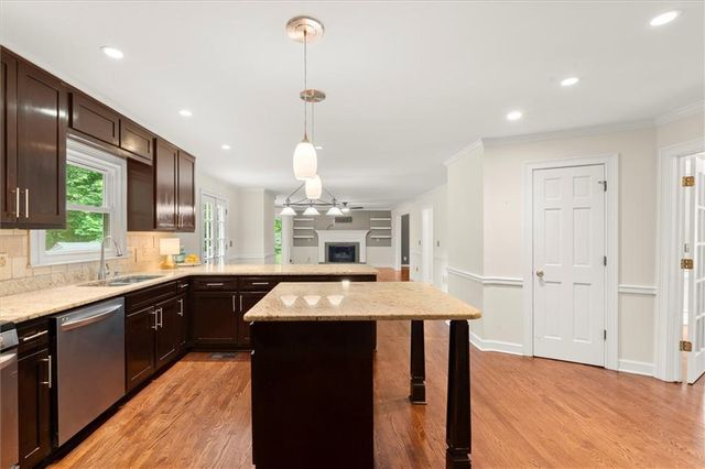 3505 Waters Glen Way, Alpharetta, GA 30022