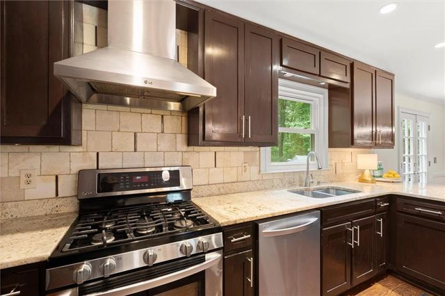 3505 Waters Glen Way, Alpharetta, GA 30022