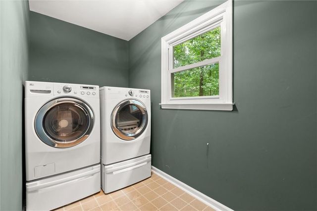 3505 Waters Glen Way, Alpharetta, GA 30022