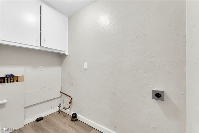 2016 Green Road, Cleveland, OH 44121