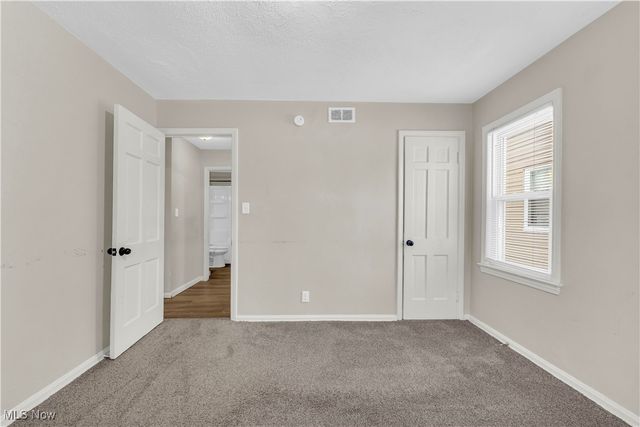 2016 Green Road, Cleveland, OH 44121