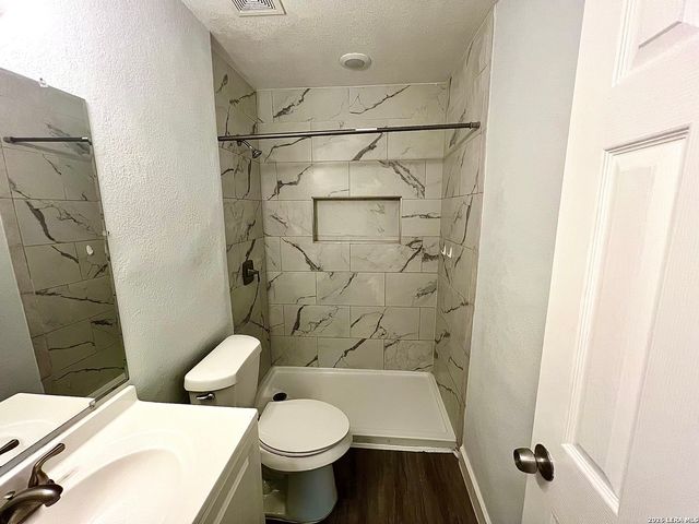 7042 BUTTERFIELD DR, San Antonio, TX 78227