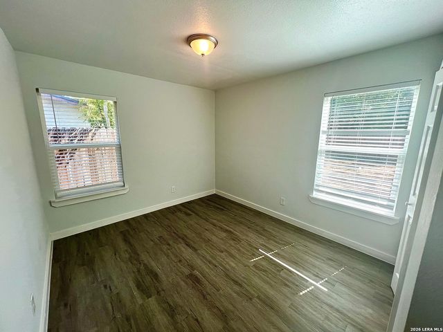 7042 BUTTERFIELD DR, San Antonio, TX 78227