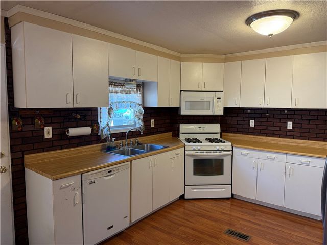 26 Union St, Redstone Twp, PA 15475