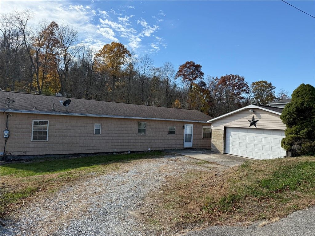 26 Union St, Redstone Twp, PA 15475