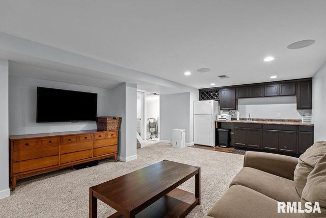 2612 23RD Avenue, Rock Island, IL 61201