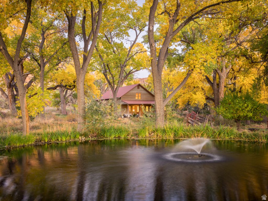 Image 1 of property listing at 2927 S EAST BENCH RD, Moab, UT 84532