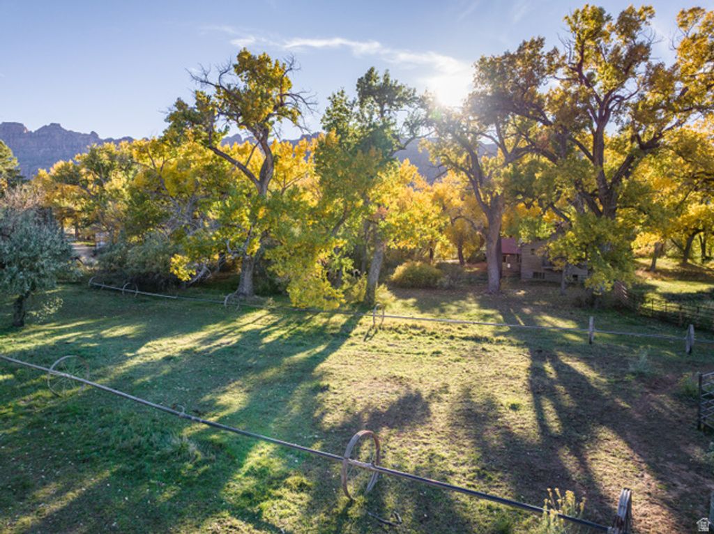 Image 12 of property listing at 2927 S EAST BENCH RD, Moab, UT 84532