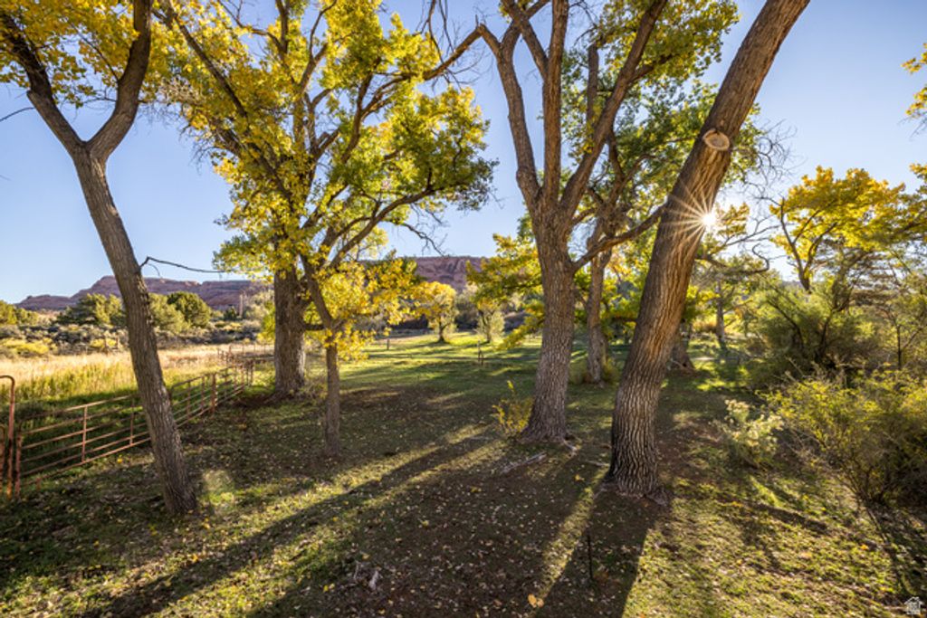 Image 14 of property listing at 2927 S EAST BENCH RD, Moab, UT 84532