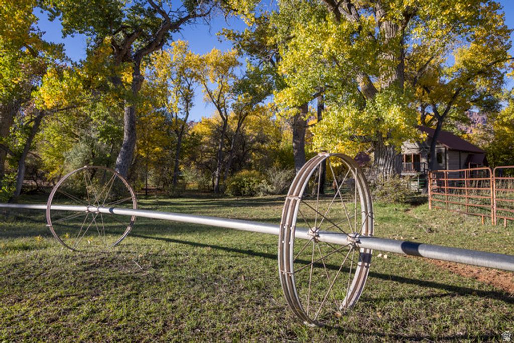 Image 24 of property listing at 2927 S EAST BENCH RD, Moab, UT 84532