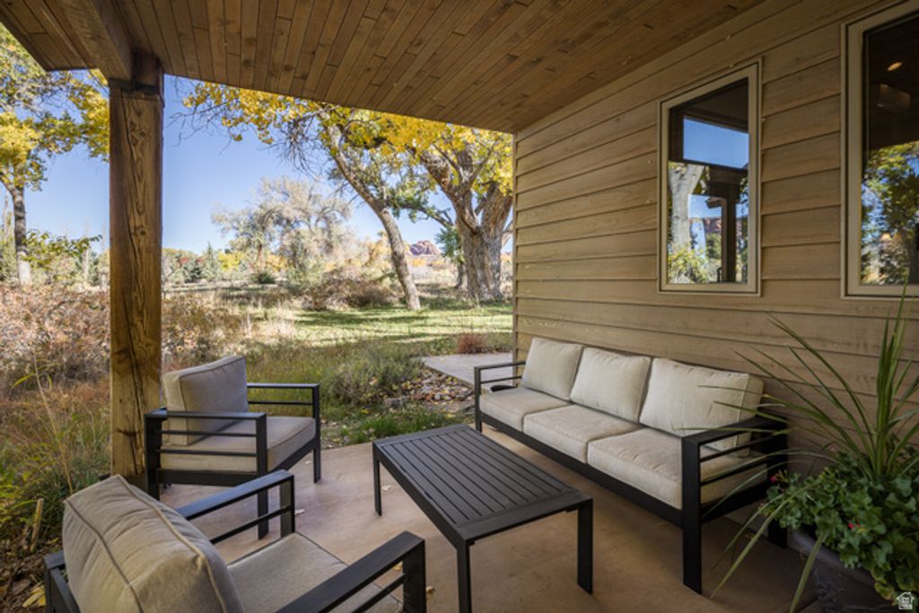 Image 30 of property listing at 2927 S EAST BENCH RD, Moab, UT 84532