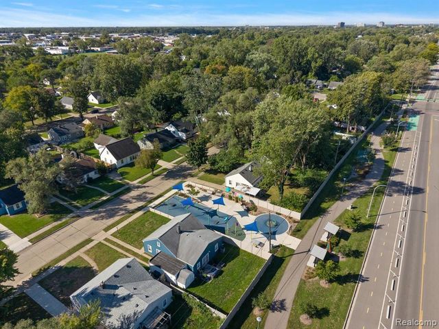 10711 Troy Street, Oak Park, MI 48237