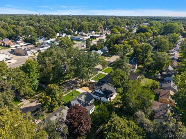 10711 Troy Street, Oak Park, MI 48237