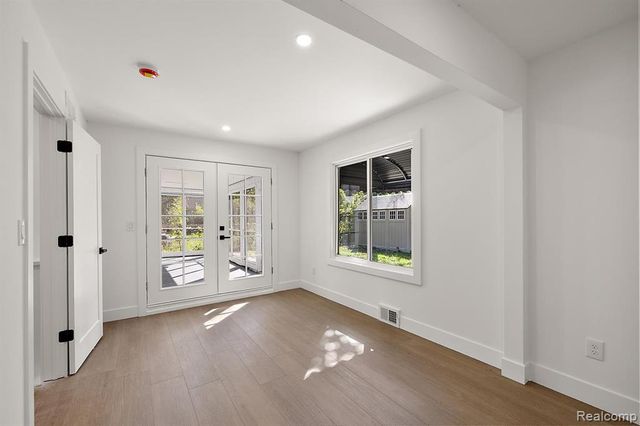 10711 Troy Street, Oak Park, MI 48237