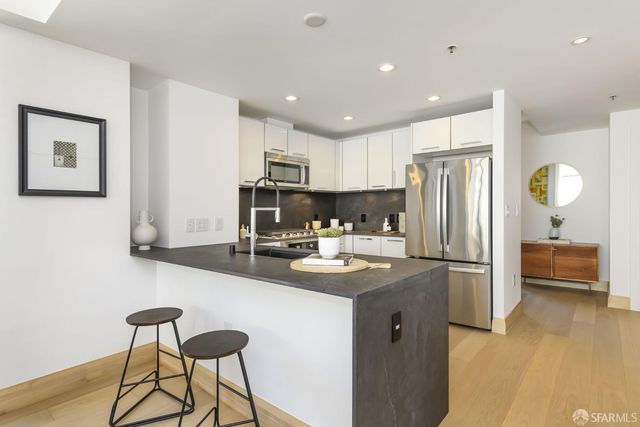 1 Hawthorne Street 12G, San Francisco, CA 94105