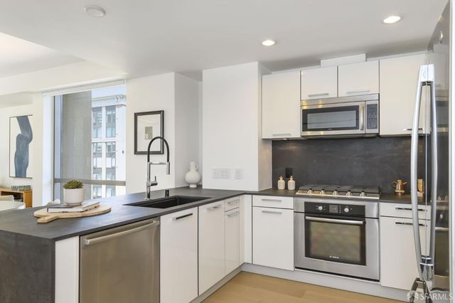 1 Hawthorne Street 12G, San Francisco, CA 94105