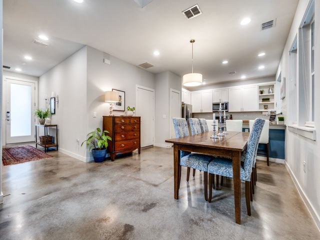 1052 Gallivant Lane, Dallas, TX 75218