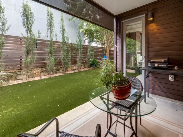 1052 Gallivant Lane, Dallas, TX 75218