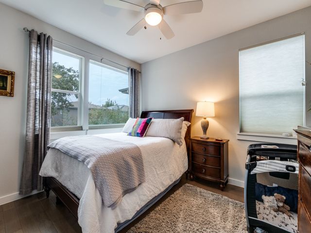 1052 Gallivant Lane, Dallas, TX 75218