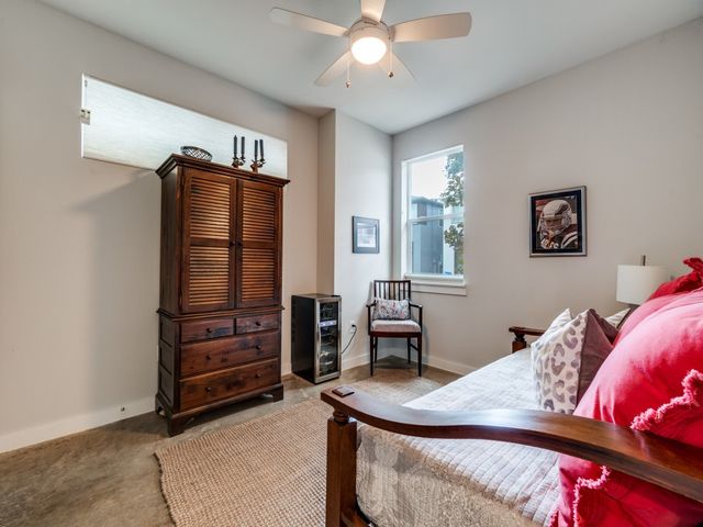 1052 Gallivant Lane, Dallas, TX 75218