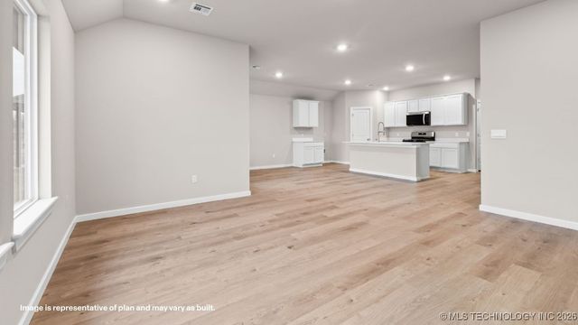 7536 E 156th Place S, Bixby, OK 74008