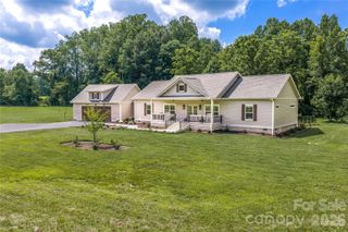 90 Saddle Club Lane, Hendersonville, NC 28739