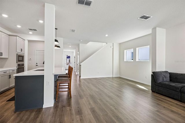 5812 NATIVE OAK STREET, Mount Dora, FL 32757
