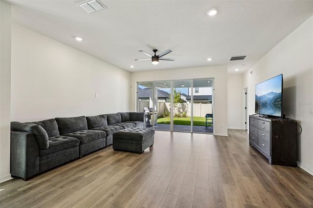 5812 NATIVE OAK STREET, Mount Dora, FL 32757