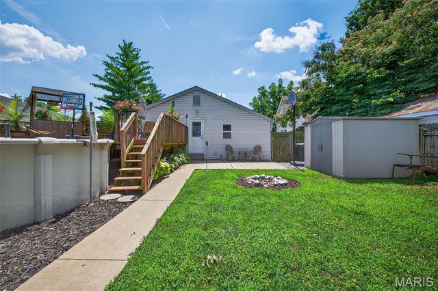 215 2nd Street, St Peters, MO 63376