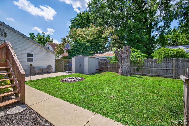 215 2nd Street, St Peters, MO 63376