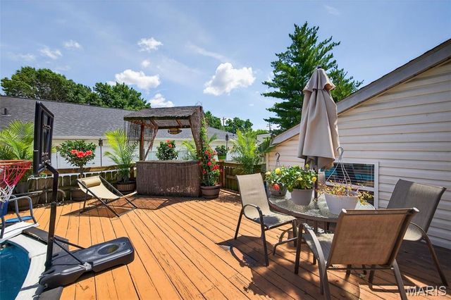 215 2nd Street, St Peters, MO 63376