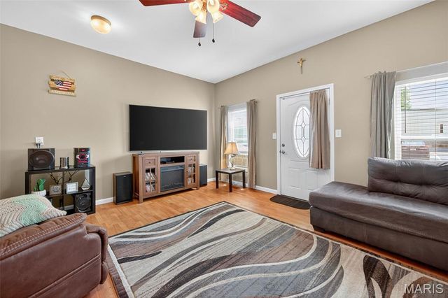 215 2nd Street, St Peters, MO 63376