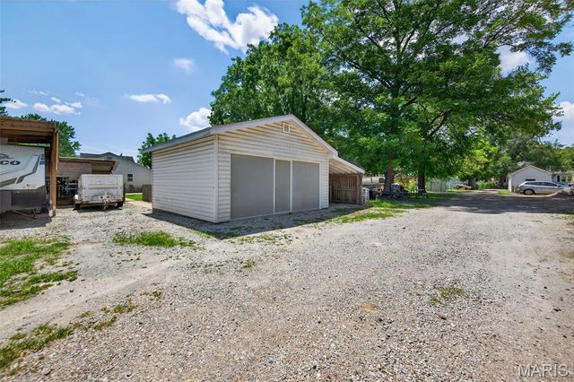 215 2nd Street, St Peters, MO 63376