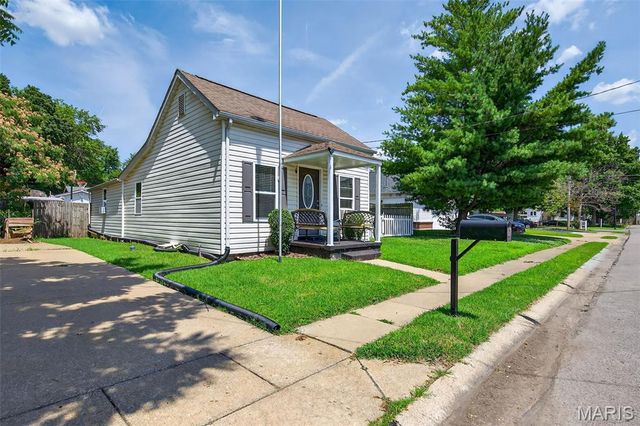 215 2nd Street, St Peters, MO 63376