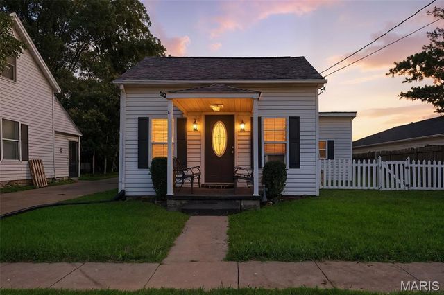 215 2nd Street, St Peters, MO 63376
