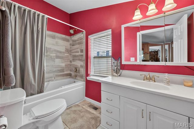 215 2nd Street, St Peters, MO 63376
