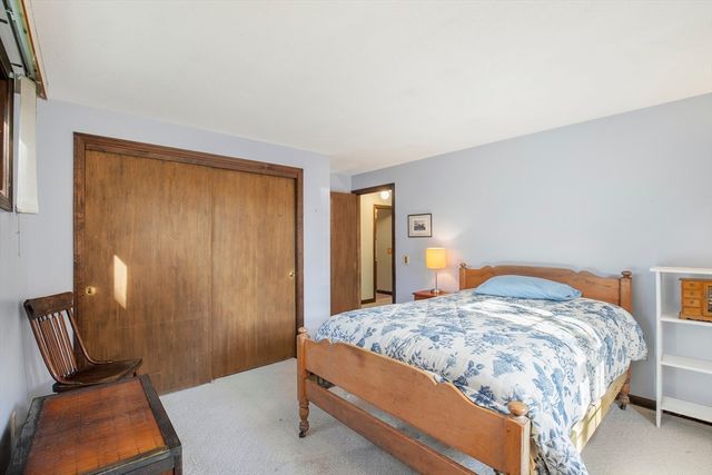 386 Bishops Ter, Barnstable, MA 02601