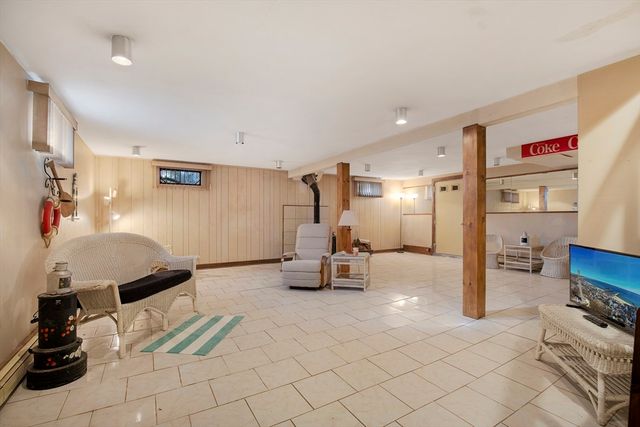 386 Bishops Ter, Barnstable, MA 02601