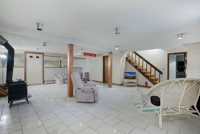 386 Bishops Ter, Barnstable, MA 02601